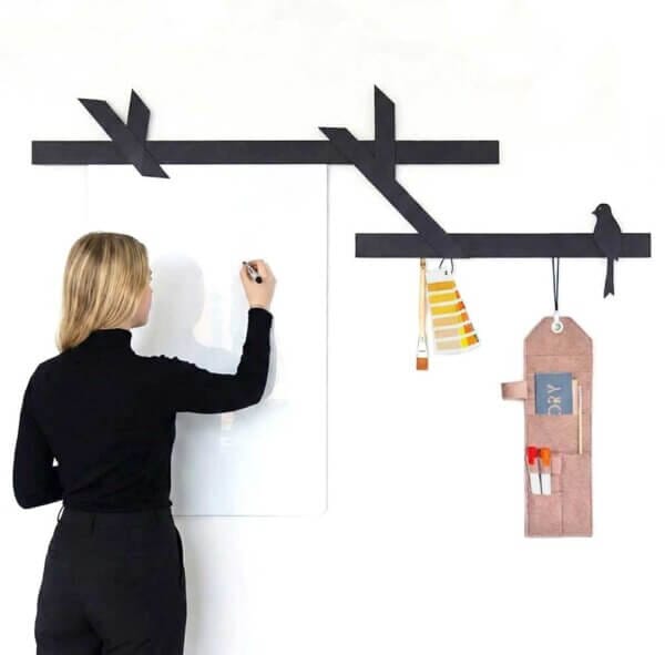 portable whiteboard  AAP opgehangen aan studio tool bar TAK