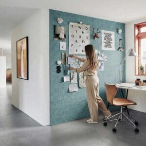 Akoestisch prikbord wand van blauw vilt StudioVIX